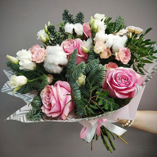 Букет "Морозное утро" из розы эквадор, эустомы, нобилиса и хлопка арт. 25909