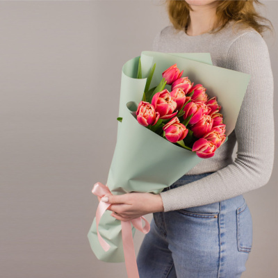 Букет из 15 пионовидных тюльпанов Колумбус в упаковке арт. 46326