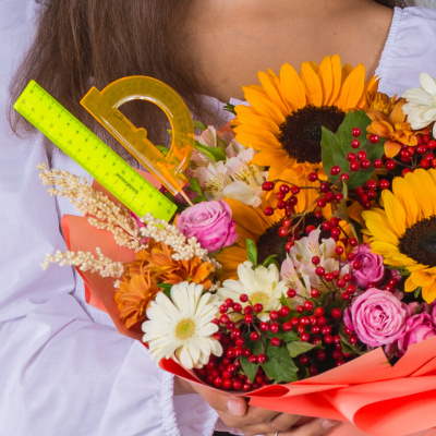 Школьный букет с подсолнухами "Дары осени" арт. 37964