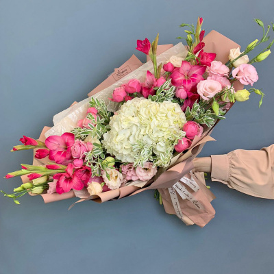 Букет с гладиолусами и гортензией арт. 67001