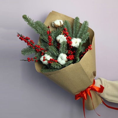 Букет с нобилисом, красными ягодами и хлопком  "Зимняя классика" N 72815-L размер L