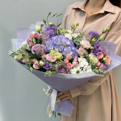 Букет с гортензией и розами арт. 66829