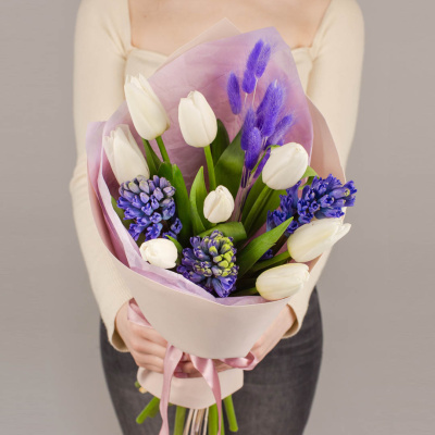 Букет из тюльпанов с гиацинтами (9+3) арт. 46932