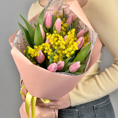 Розовые тюльпаны с мимозой арт. 46411