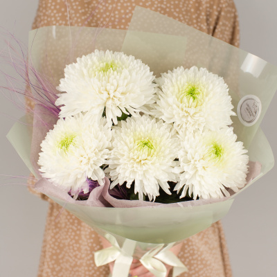 Букет из одноголовых белых хризантем с сухоцветами N 50443