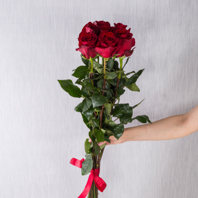 Букет из 7 Красных роз 60 см арт. 36398
