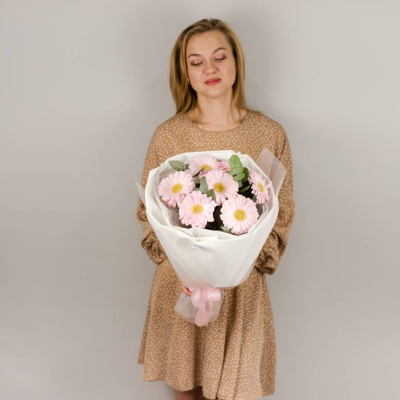 Букет из мини гербер с эвкалиптом арт. 50479