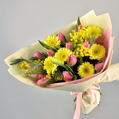 Букет с мимозой и тюльпанами "Весна" арт. 46403