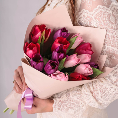 Букет из 15 тюльпанов розовый микс в упаковке арт. 59900