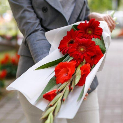 Букет "Школьная пора" с герберами и гладиолусами. арт. 7611