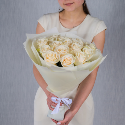 Букет из 19 кремовых роз Эквадор 40 см арт. 36204-Крем