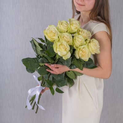 Букет из 9 крупных Белых крупных роз Эквадор 60 см арт. 36401