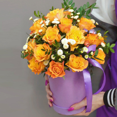 Коробка с розами "Заряд бодрости" оранжевый Кенийский микс арт. 6991-О