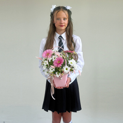 Сумочка с герберами и хризантемой ромашка арт. 84595