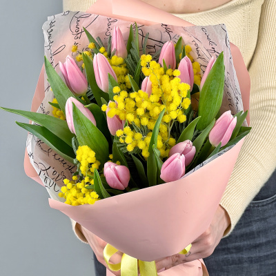 Розовые тюльпаны с мимозой арт. 46411