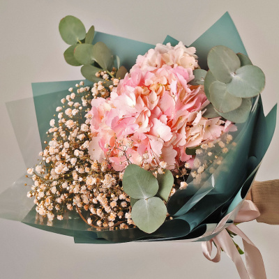 Букет с гортензией и цветной гипсофилой N 51367-Дв