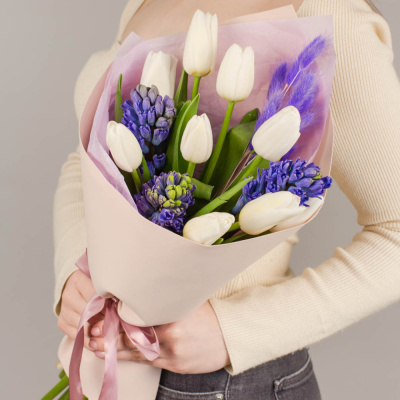 Букет из тюльпанов с гиацинтами (9+3) арт. 46932