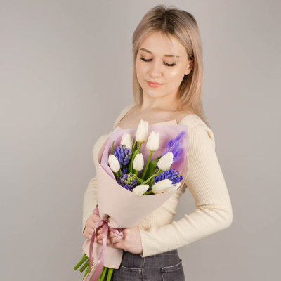 Букет из тюльпанов с гиацинтами (9+3) арт. 46932