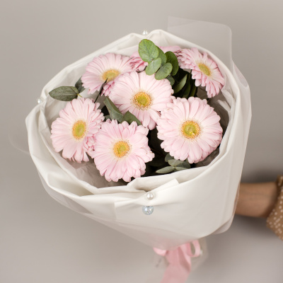 Букет из мини гербер с эвкалиптом арт. 50479