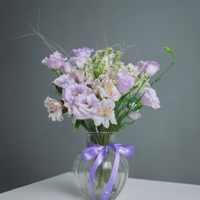 Букет из эустомы в вазе. Сет арт. 82238