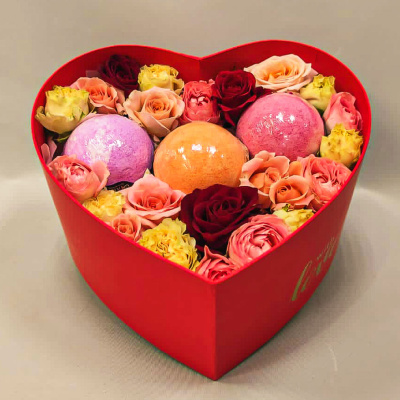 Сердце с цветами и бомбочками для ванны арт. 45458