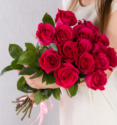 Букет из 15 розовых роз Эквадор с крупным бутоном 60 см. N 36397